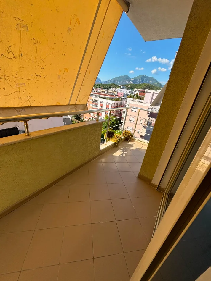 Tirane, shitet apartament 2+1+Ballkon Kati 2, 89 m² 