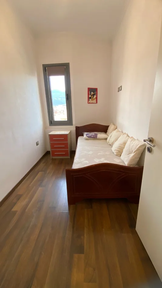 Tirane, jepet me qera apartament 2+1 Kati 8, 96 m² 700 €