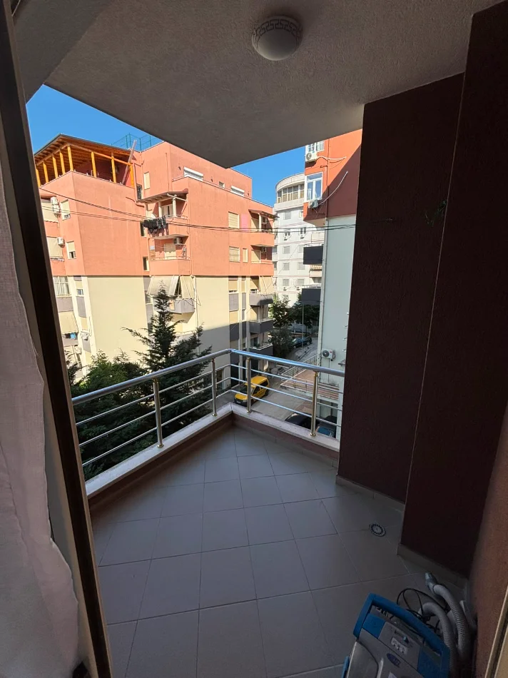 Tirane, shes apartament 2+1+Ballkon Kati 2, 89 m² 135.000 € (Fresku)