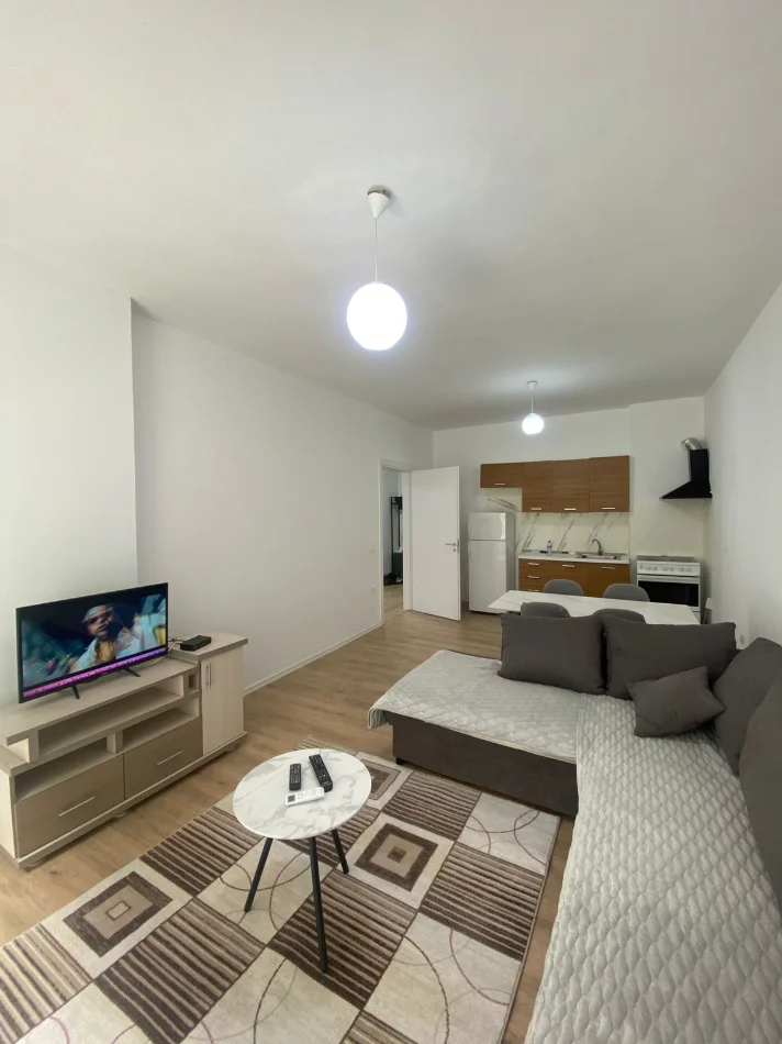 Tirane, jepet me qera apartament 2+1+Ballkon Kati 2, 94 m² 450 € (Rruga Lidhja e Prizrenit)