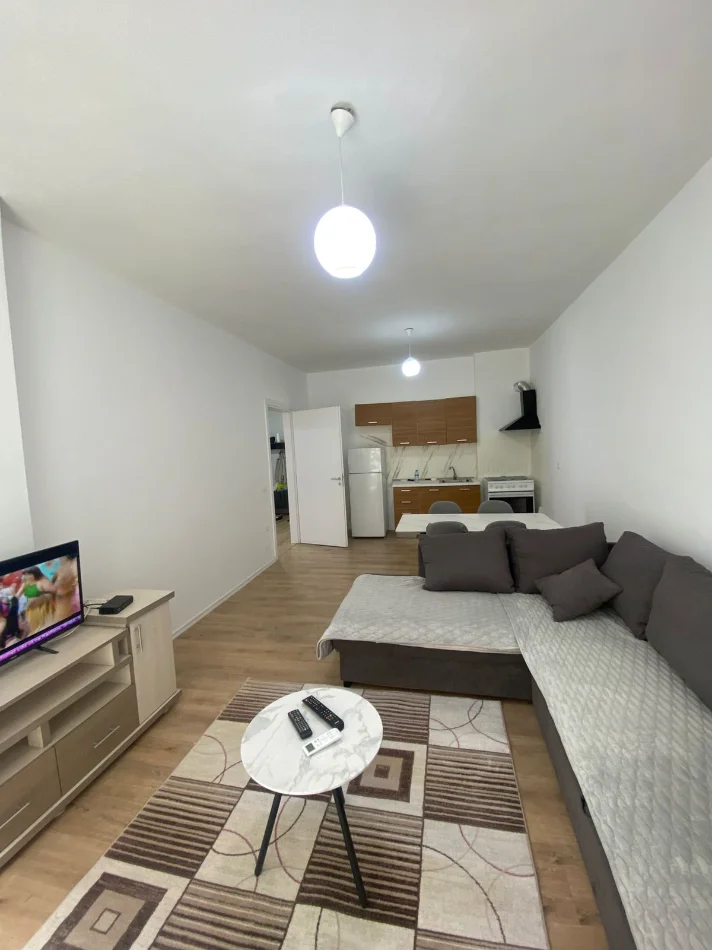 Tirane, jepet me qera apartament 2+1+Ballkon Kati 2, 94 m² 450 € (Rruga Lidhja e Prizrenit)