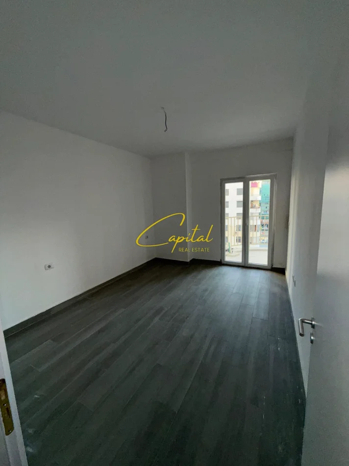 Tirane, jepet me qera zyre Kati 5, 73 m² 550 € (ZOGU I ZI)