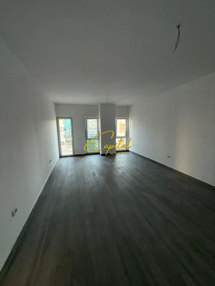 Tirane, jepet me qera zyre Kati 5, 73 m² 550 € (ZOGU I ZI)