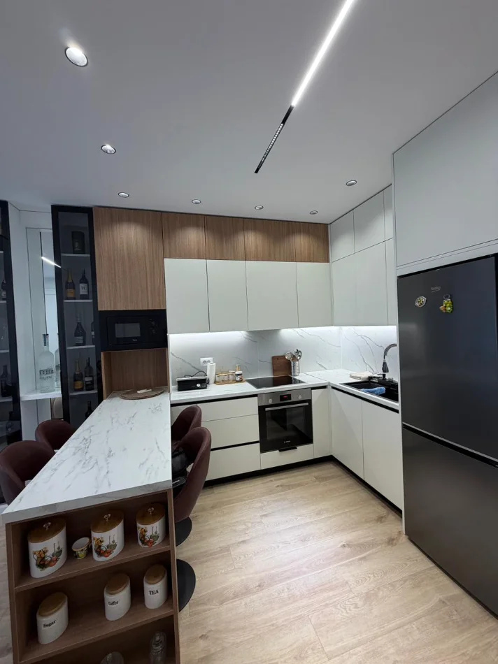 Tirane, shes apartament 1+1 Kati 2, 75 m² 130.000 € (Paskuqan)