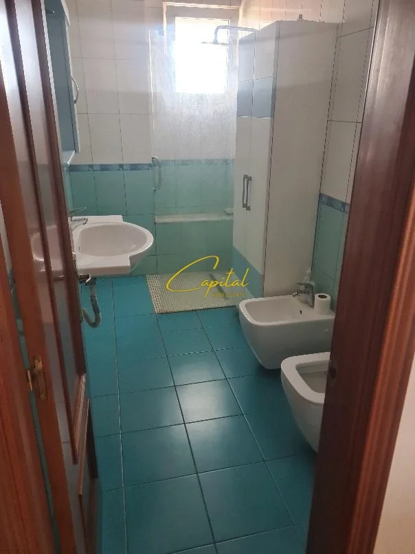 Tirane, jepet me qera apartament 2+1 Kati 7, 90 m² 600 € (ISH PARKU)
