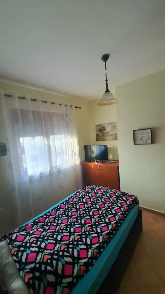 Tirane, jepet me qera apartament 1+1 Kati 8, 40 m² 370 € (5 Maji)
