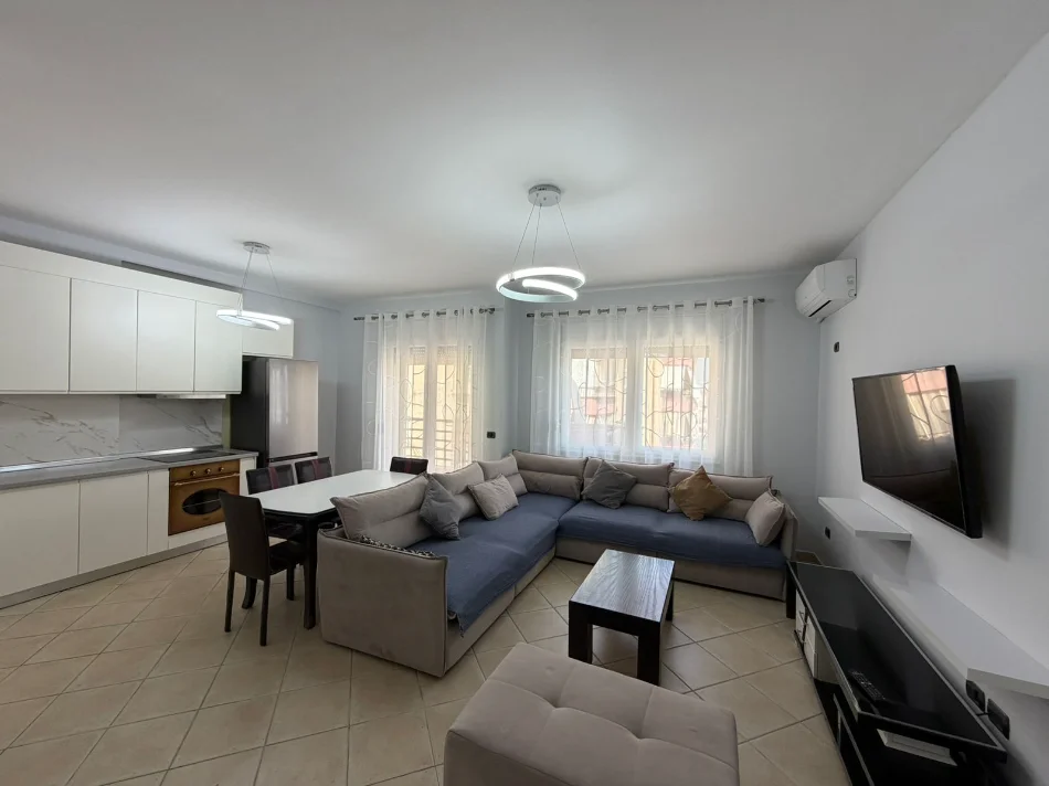 Tirane, jepet me qera apartament 2+1+Ballkon Kati 10, 103 m² 1.000 € (Rruga e Durresit)