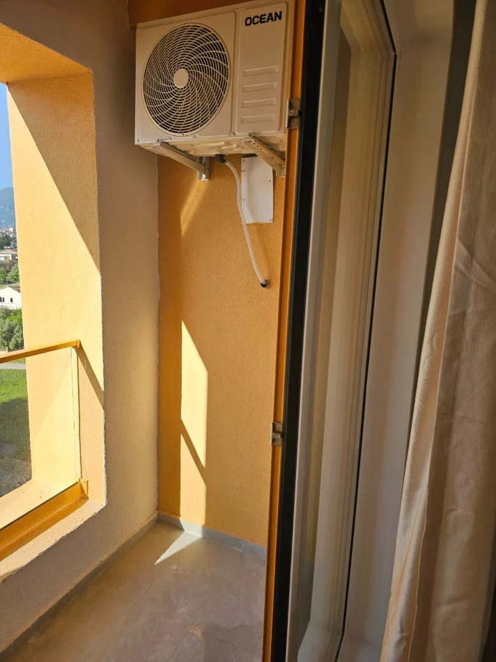 Tirane, jepet me qera apartament 1+1+Ballkon Kati 5, 65 m² 400 € (Ali Demi)