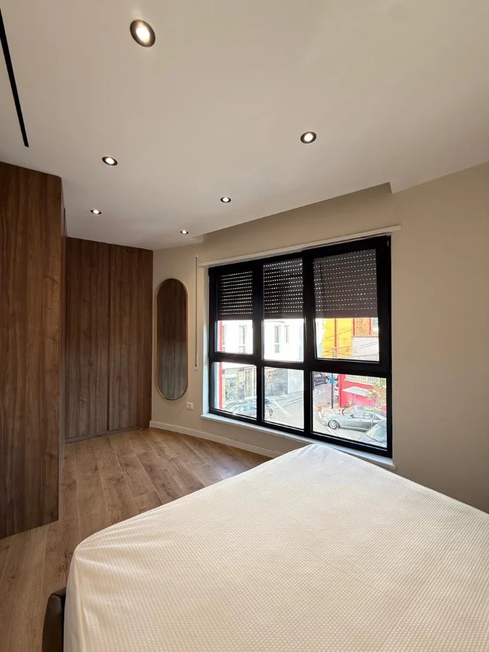 Shqiperi, jepet me qera apartament 1+1+Ballkon Kati 2, 58 m² 800 € (Komuna e Parisit)
