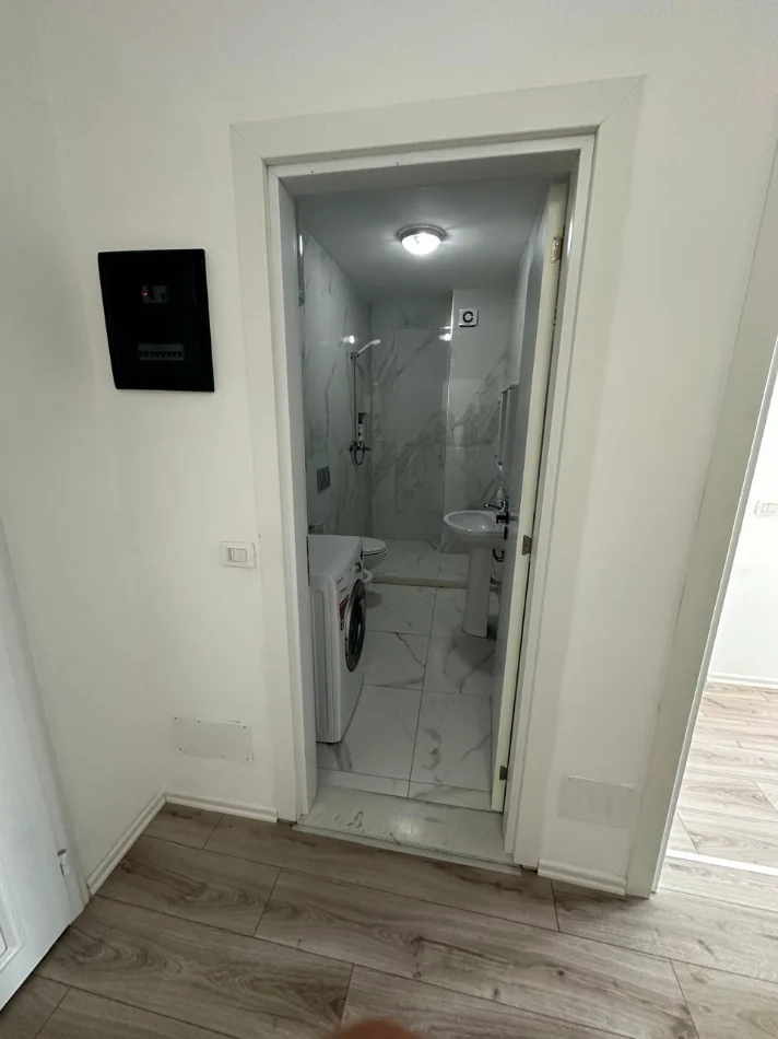 Tirane, shitet apartament 2+1+Ballkon Kati 2, 96 m² 106 mln Leke (Rruga Donald Trump,Kamez,White Crown Residence)
