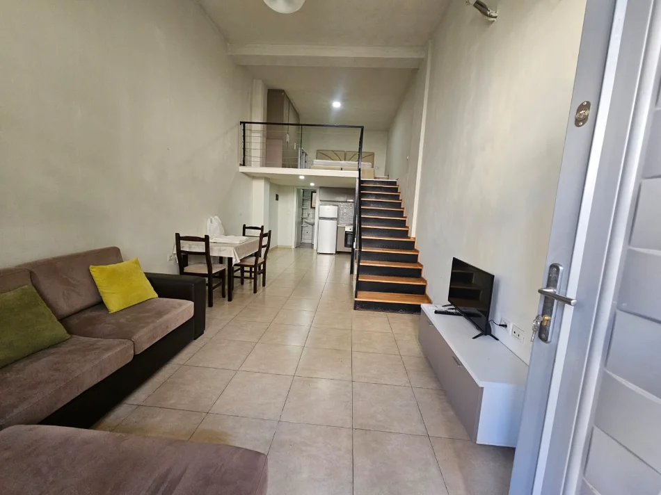 Tirane, jepet me qera apartament 1+1+Ballkon Kati 1, 370 € (Kodra e Diellit)