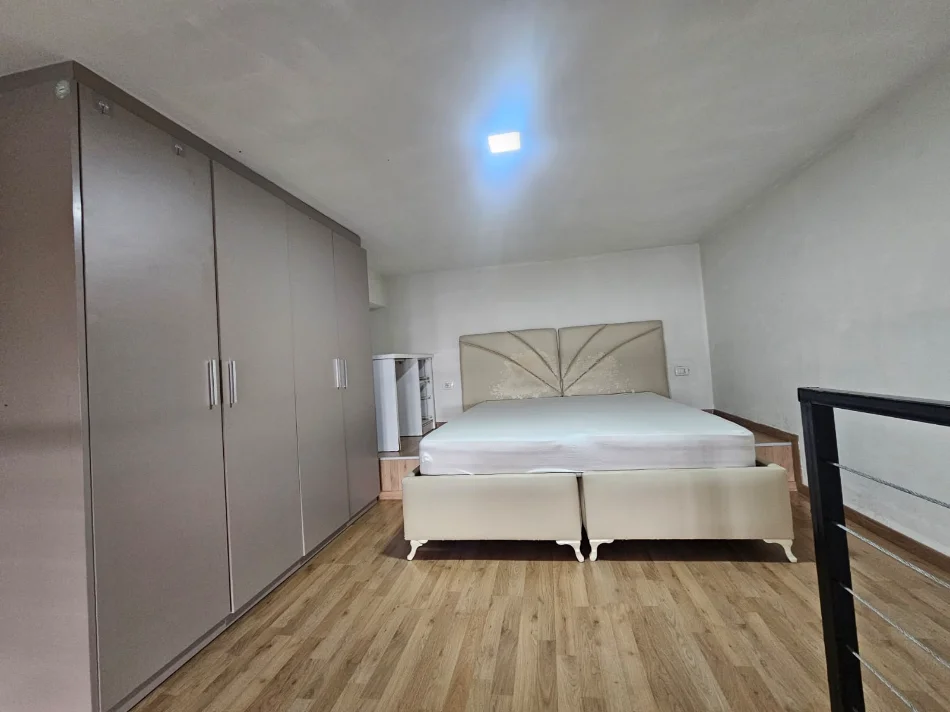Tirane, jepet me qera apartament 1+1+Ballkon Kati 1, 370 € (Kodra e Diellit)