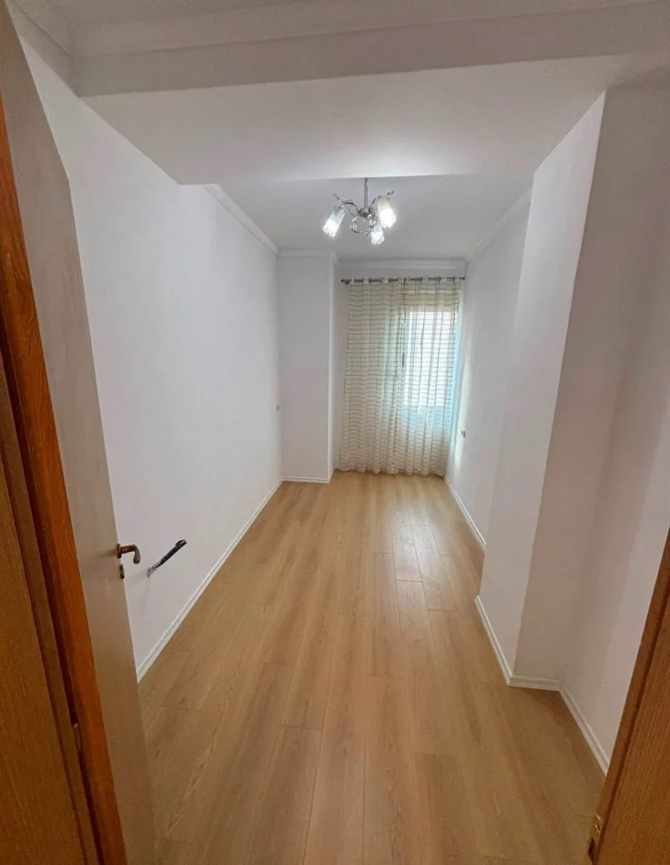 Tirane, shitet apartament 2+1+Ballkon Kati 2, 81 m² 135.000 € 