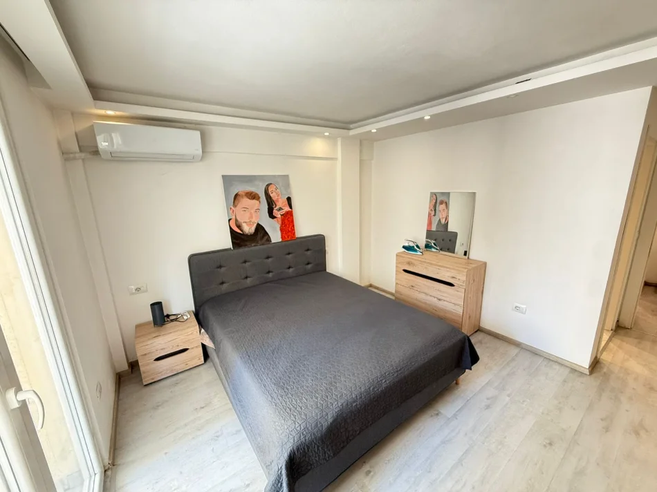 Tirane, jepet me qera apartament 1+1+Ballkon Kati 1, 134 m² 740 € (KARL GEGA)