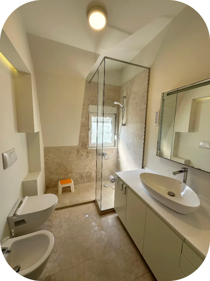 Tirane, jepet me qera Vile 4+1+Ballkon , 200 m² 2.500 € (White House Residence, TEG)