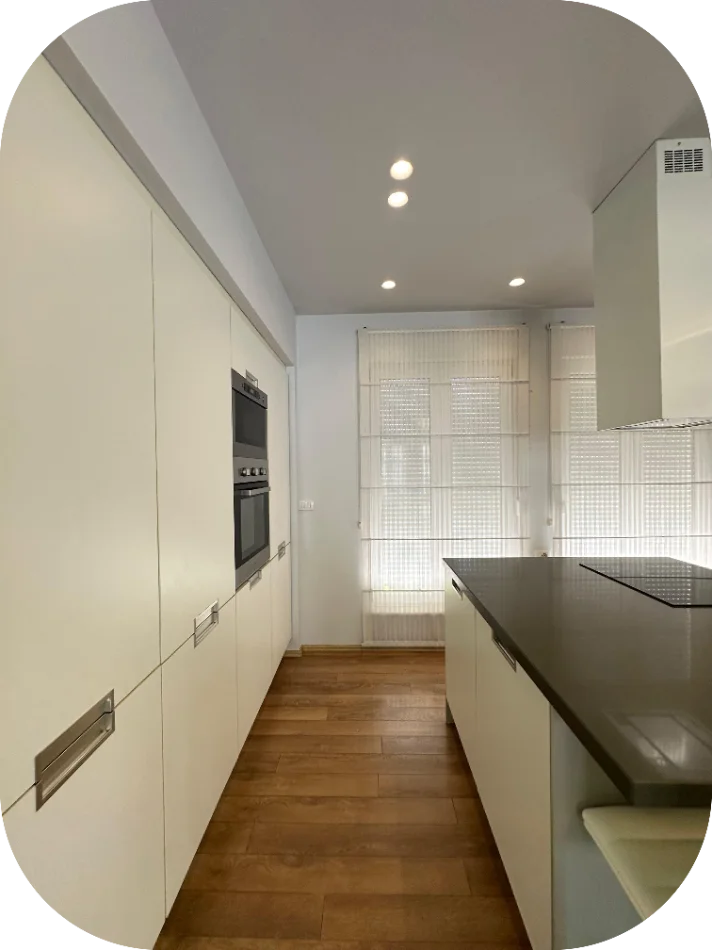 Tirane, jepet me qera Vile 4+1+Ballkon , 200 m² 2.500 € (White House Residence, TEG)