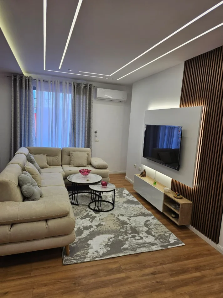 Tirane, shes apartament 2+1+Ballkon Kati 3, 90 m² 158.000 € 