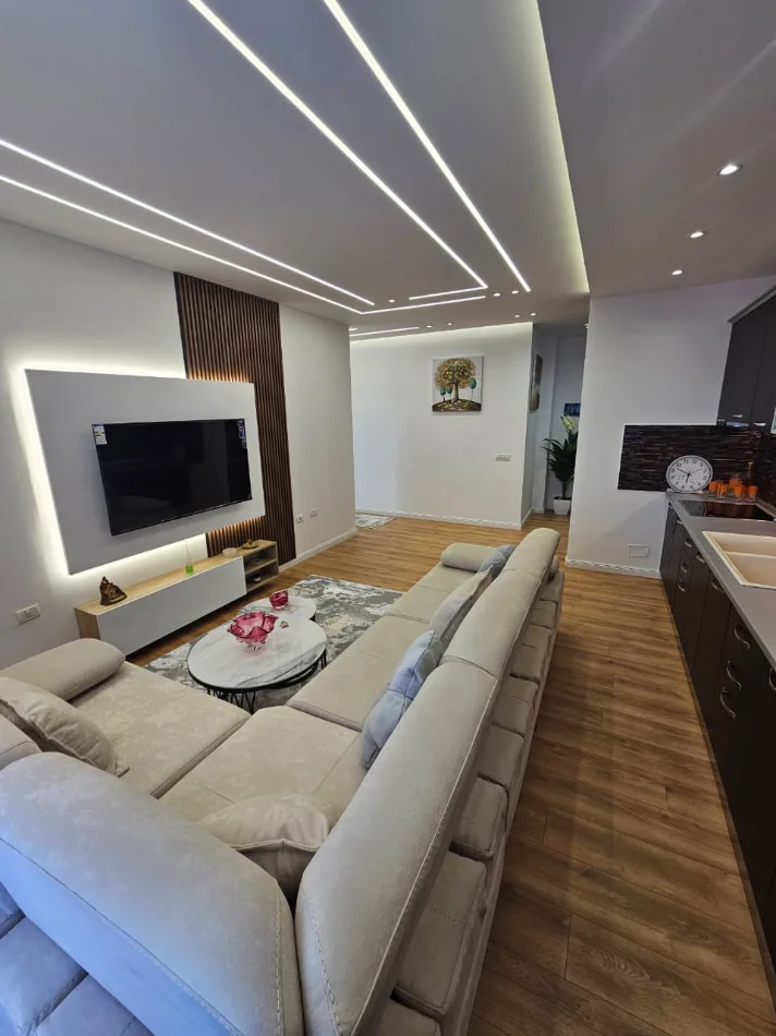 Tirane, shes apartament 2+1+Ballkon Kati 3, 90 m² 158.000 € 