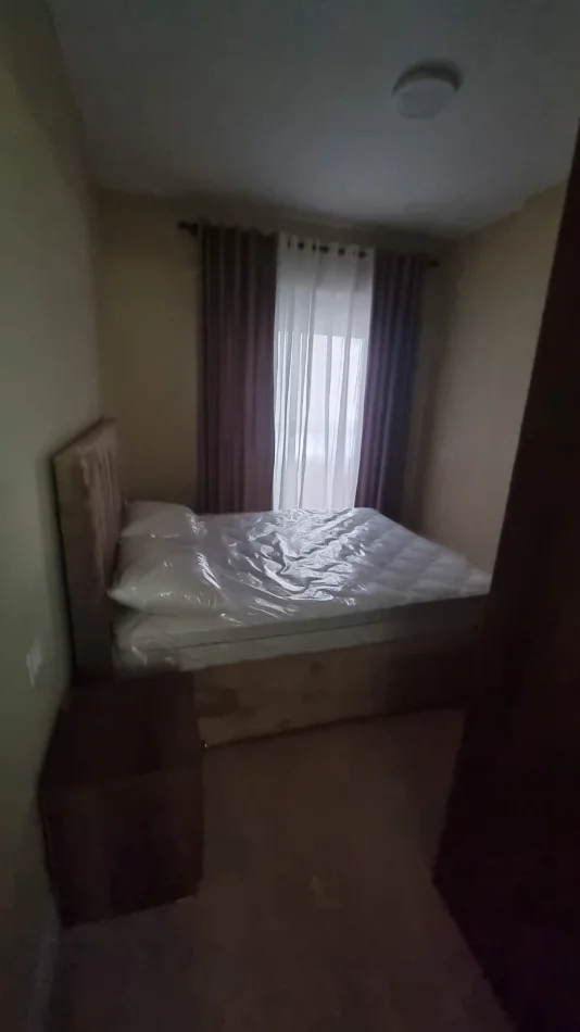 Tirane, jepet me qera apartament 1+1 , 67 m² 650 € 