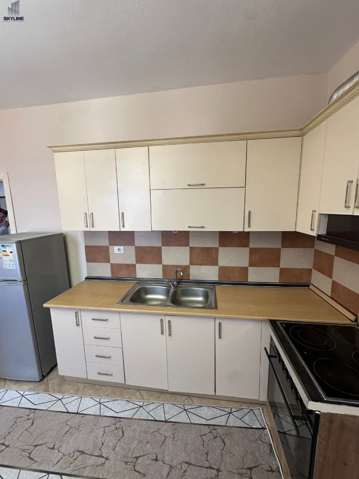 Tirane, shitet apartament 2+1 Kati 7, 79 m² 130.000 € (Astir)