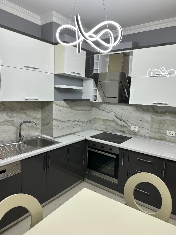 JEPET ME QERA DUPLEX 3+1+POST PARKIMI, REZIDENCA KODRA E DIELLIT 1