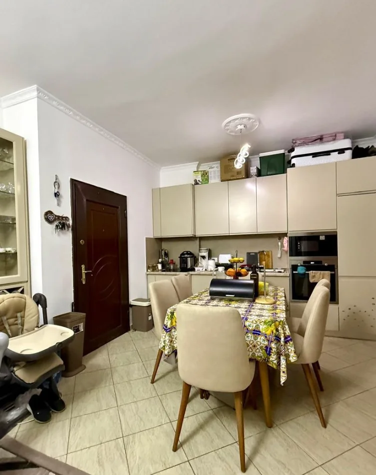 Tirane, shitet apartament 1+1 Kati 2, 60 m² 90.000 € (KOMBINAT)