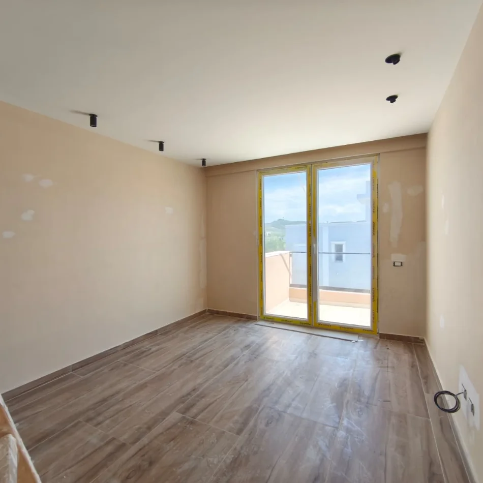 Durres, shitet apartament 1+1+Ballkon Kati 5, 63 m² 95.000 € (Golem, Durres)