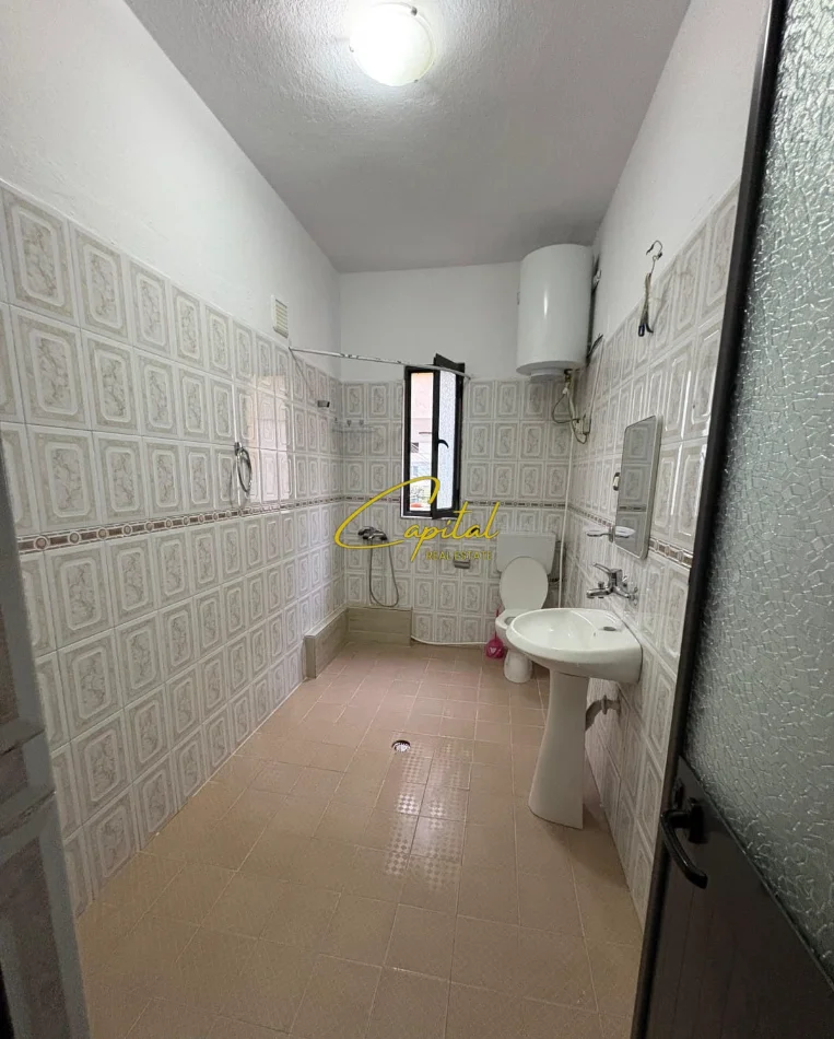 Tirane, jepet me qera apartament 2+1 Kati 2, 117 m² 320 € (RRUGA JORDAN MISJA)