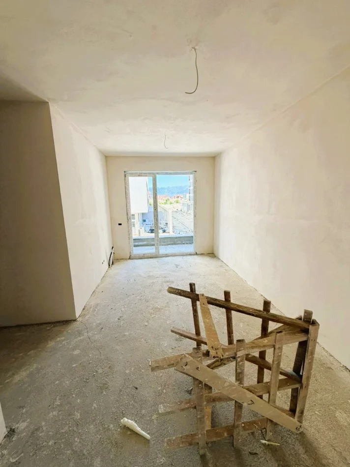 Tirane, shitet apartament 2+1+Aneks+Ballkon Kati 3, 81 m² 100.000 €