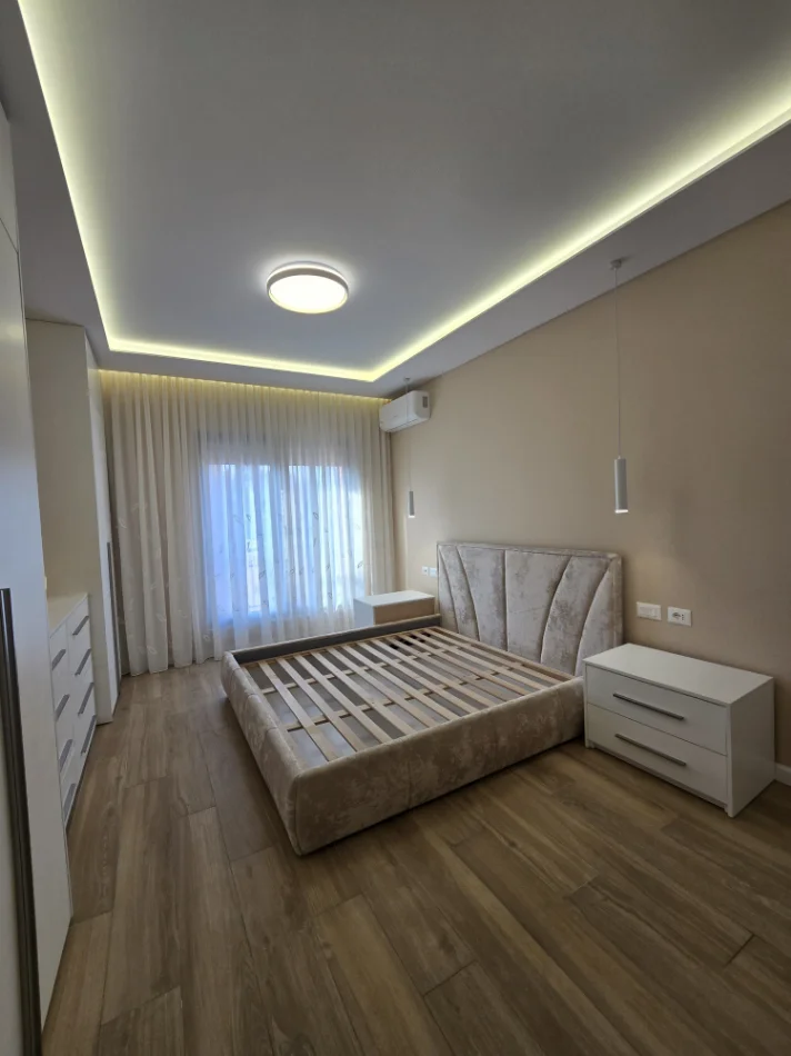 Tirane, jepet me qera apartament 2+1+Ballkon , 89 m² 1.300 € (Kompleksi Delijorgji)