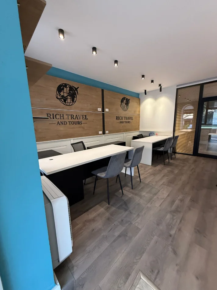 Tirane, jepet me qera ambjent biznesi Kati 0, 58 m² 800 € (Rrugën Arkitekt Sinani në Kryqëzimin e Brrylit, Tiranë.)