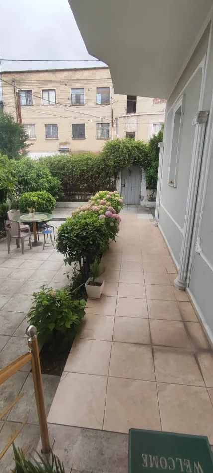 Tirane, shitet hotel Kati 3, 600 m² 