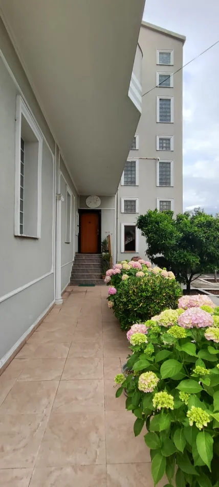 Tirane, shitet hotel Kati 3, 600 m² 