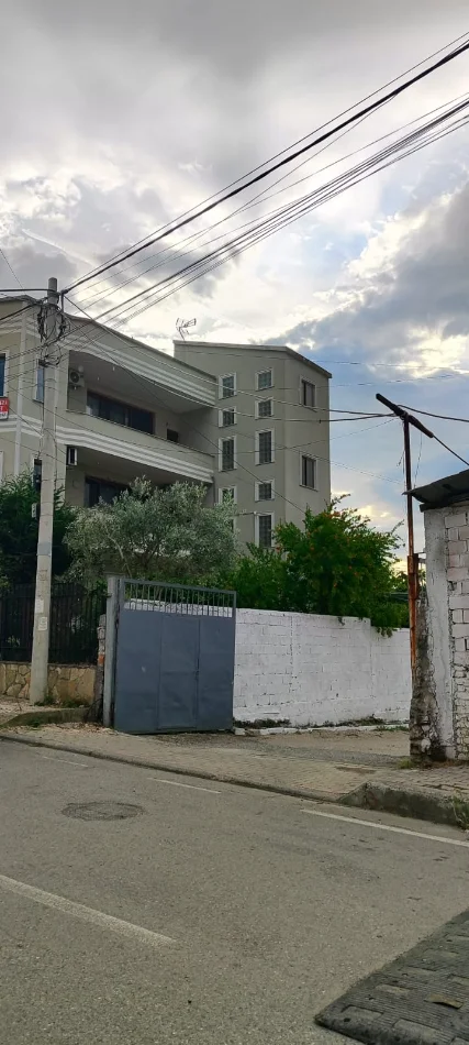 Tirane, shitet hotel Kati 3, 600 m² 
