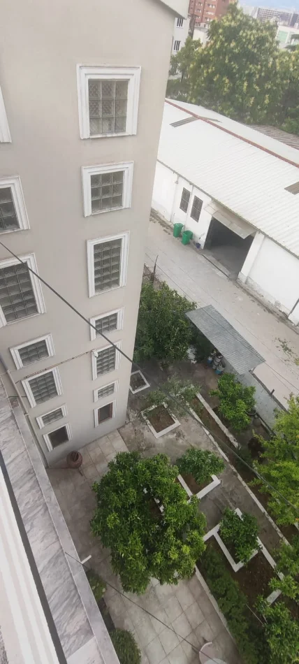 Tirane, shitet hotel Kati 3, 600 m² 