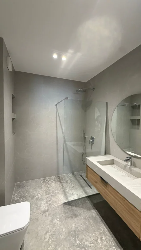 Durres, jepet me qera apartament 2+1+Aneks+Ballkon Kati 3, 115 m² 1.200 € (Currila)