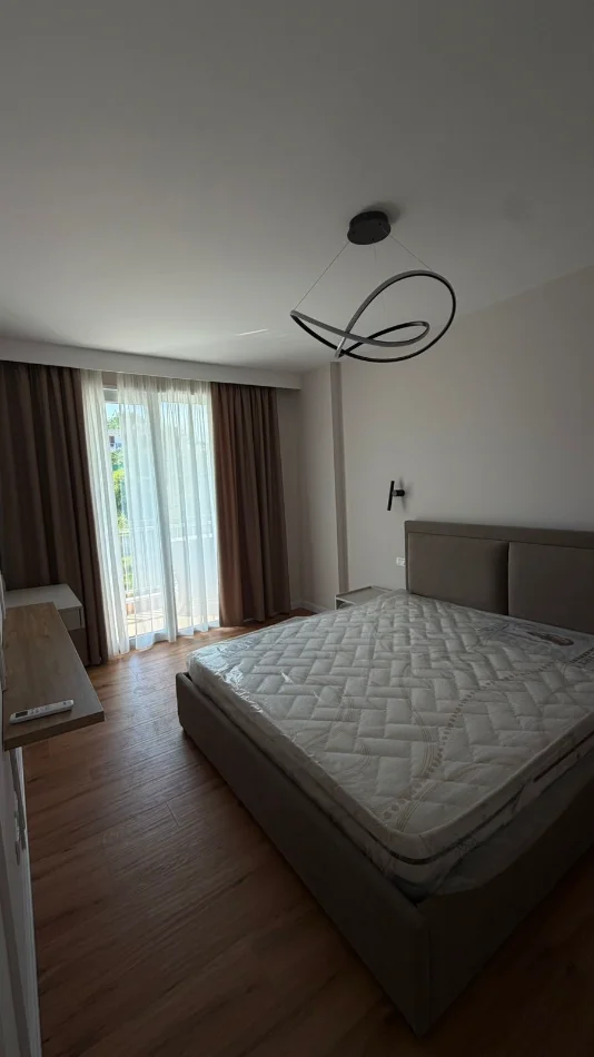 Durres, jepet me qera apartament 2+1+Aneks+Ballkon Kati 3, 115 m² 1.200 € (Currila)