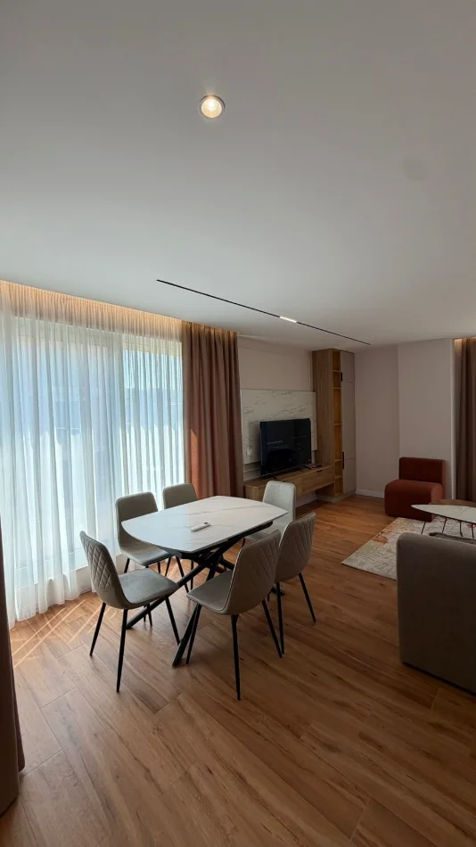 Durres, jepet me qera apartament 2+1+Aneks+Ballkon Kati 3, 115 m² 1.200 € (Currila)