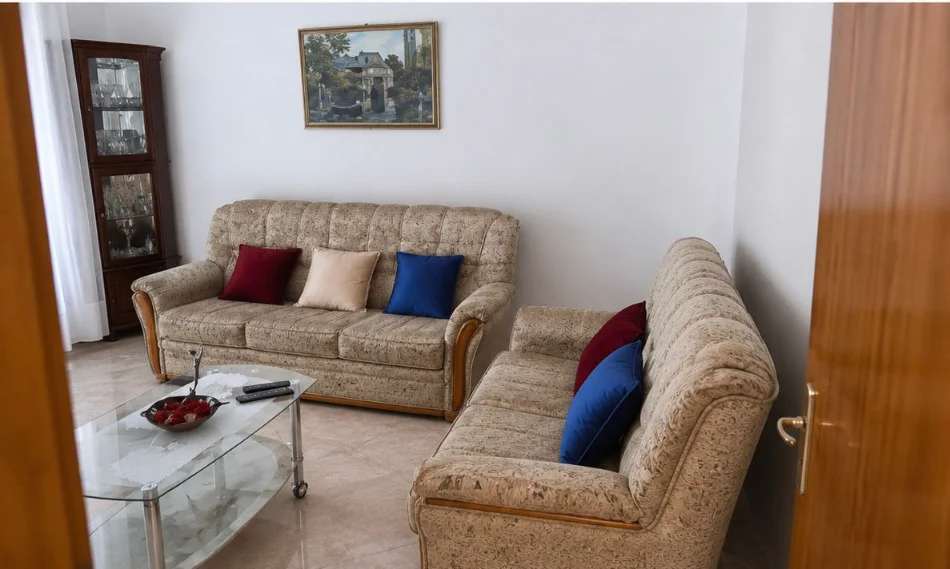 Berat, shitet apartament 1+1+Aneks+Ballkon Kati 0, 88 m² 73.000 € (Lagjja Deshmoret e Kombit, mbrapa Shkolles Mekanike, Berat)