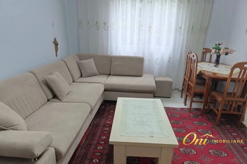 Tirane, jepet me qera apartament 2+1 Kati 1, 75 m² 500 € (MISTO MAME)
