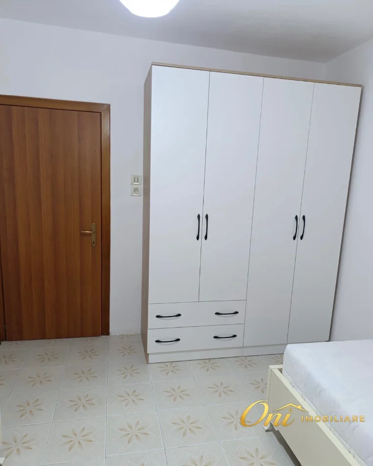 Tirane, jepet me qera apartament 2+1 Kati 1, 75 m² 500 € (MISTO MAME)