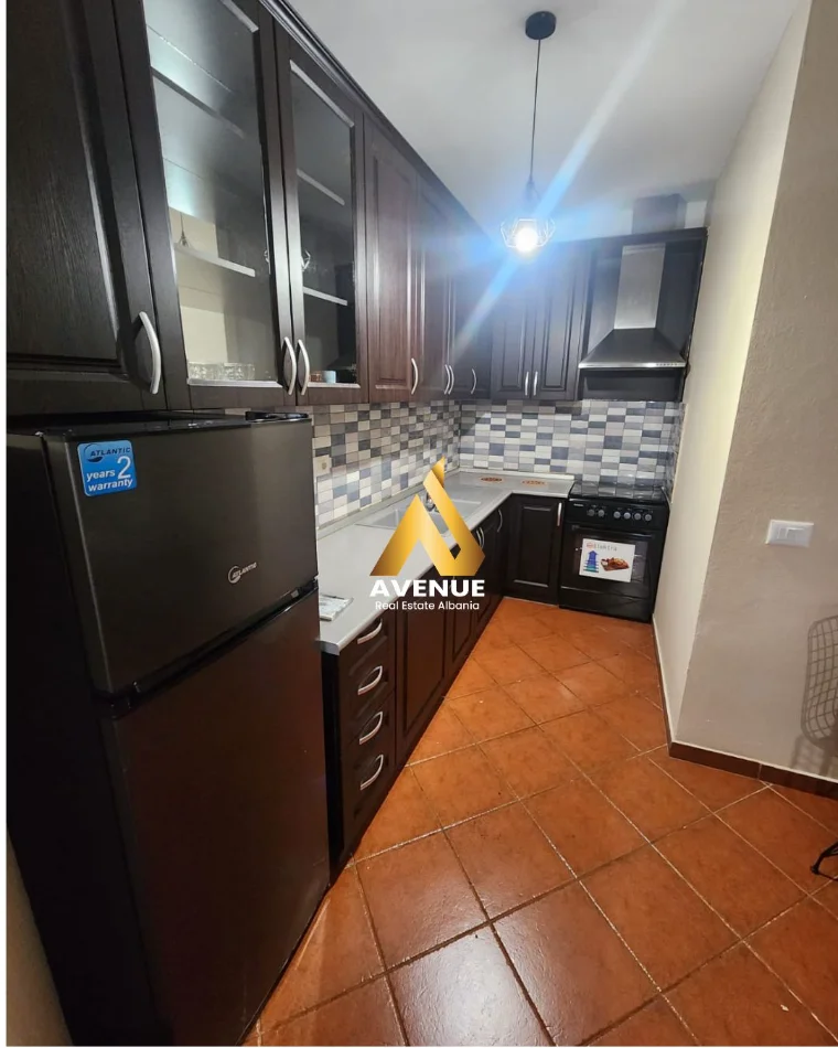 Tirane, jepet me qera apartament 1+1+Ballkon Kati 9, 60 m² 450 € Pallati me Shigjeta Tirane