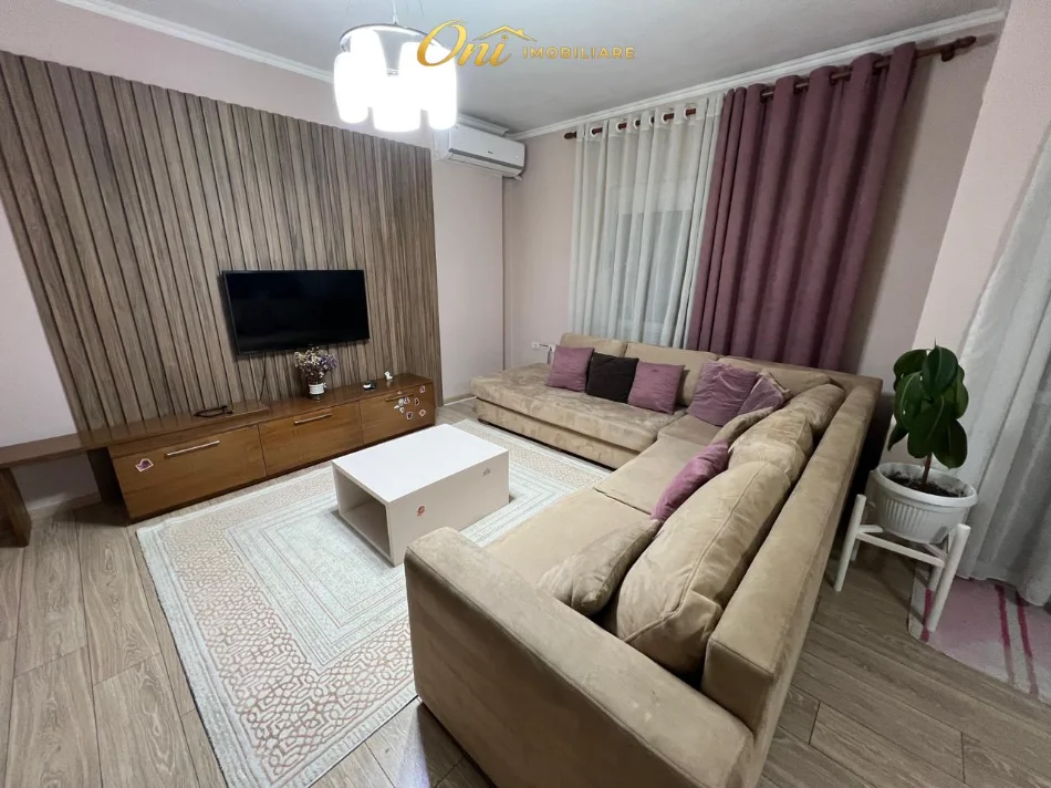 Tirane, jepet me qera apartament 2+1+2 Kati 3, 106 m² 550 € (VILA L, Astir)