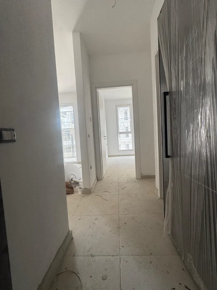 Tirane, shitet apartament 1+1+Ballkon Kati 4, 53 m² 65.450 € (Univers City)