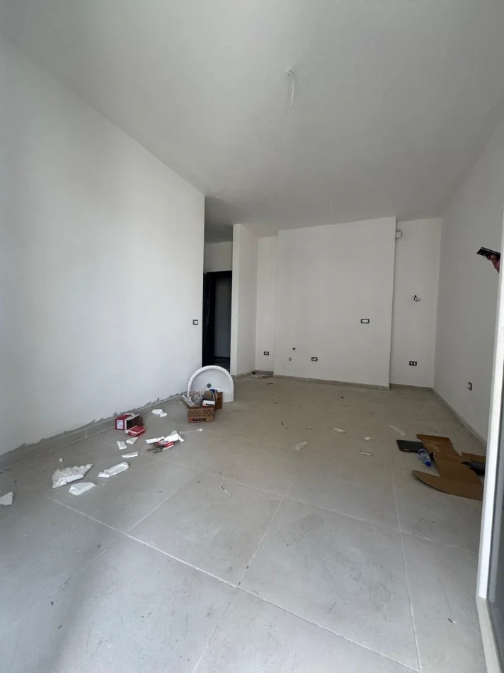 Tirane, shitet apartament 1+1+Ballkon Kati 4, 53 m² 65.450 € (Univers City)