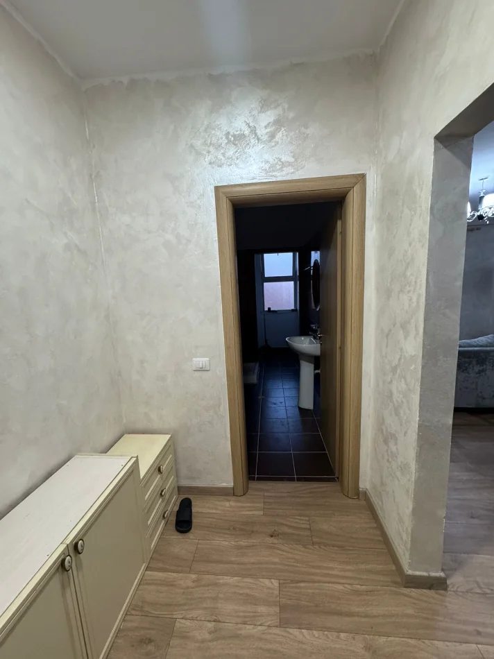 Tirane, jepet me qera apartament 2+1 Kati 8, 90 m² 550 € (Rruga Aleksandri i madh)