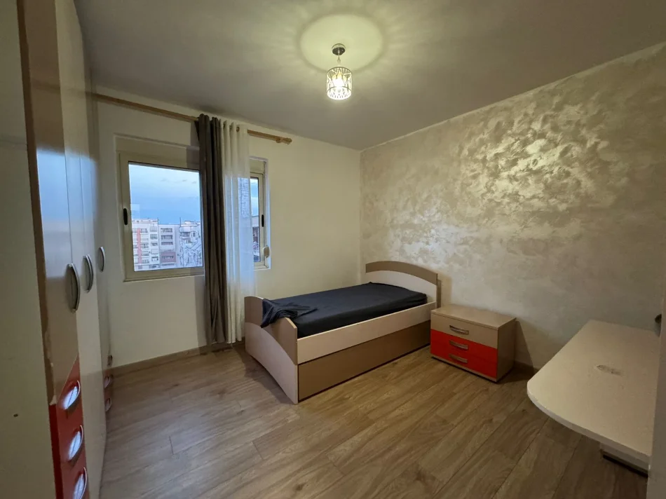 Tirane, jepet me qera apartament 2+1 Kati 8, 90 m² 550 € (Rruga Aleksandri i madh)