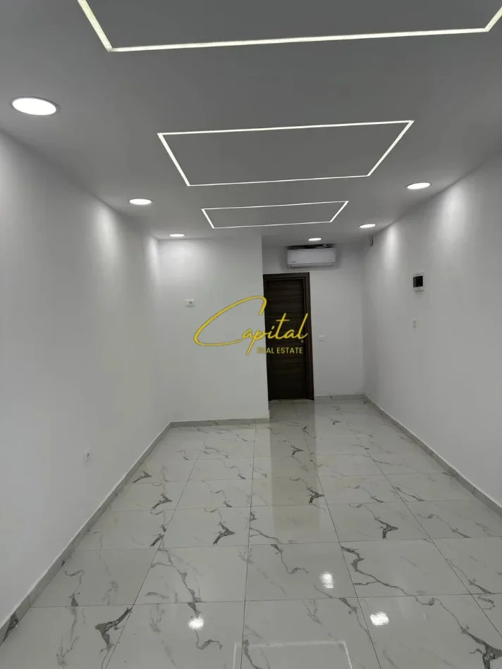 Tirane, jepet me qera dyqan Kati 0, 31 m² 400 € (AMBASADA AMERIKANE)