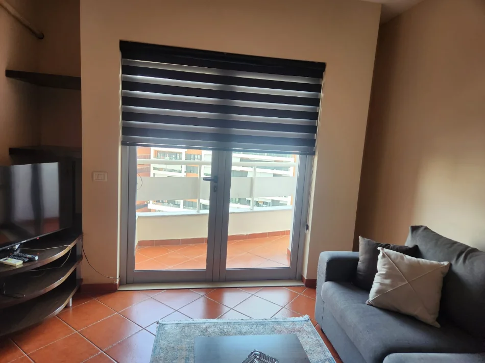 Tirane, jepet me qera apartament 1+1+Ballkon Kati 3, 67 m² 450 €
