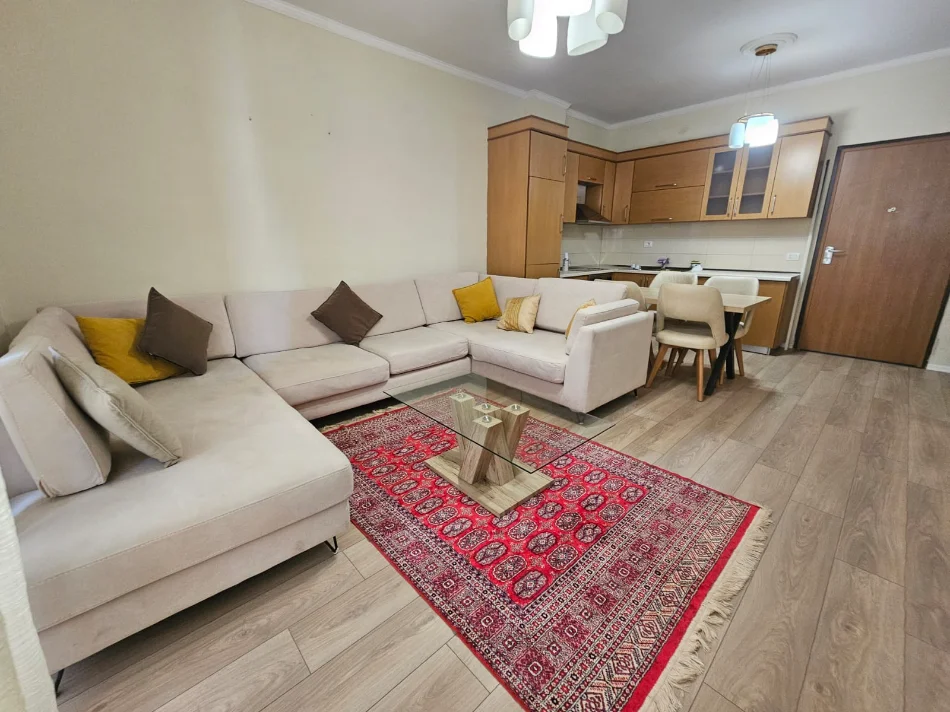 Shqiperi, jepet me qera apartament Kati 1, 70 m² 500 € (Rruga Bila Sina)